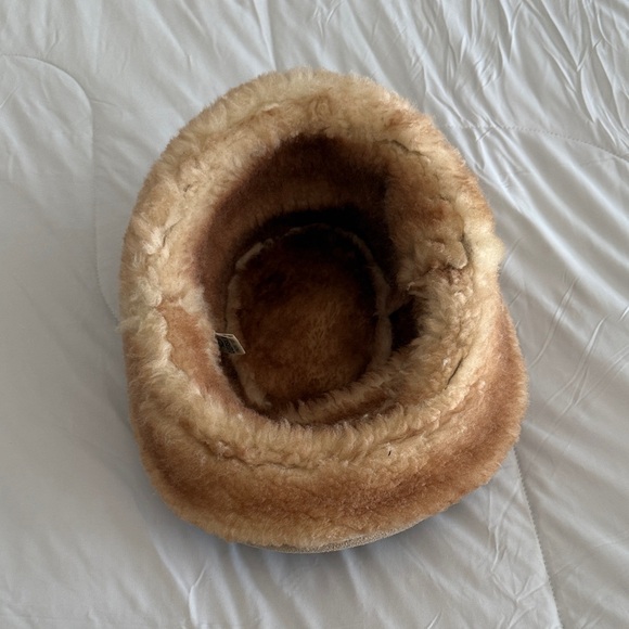 Neutral Tan Suede Bucket Hat with Faux Fur Trim - Picture 4 of 7